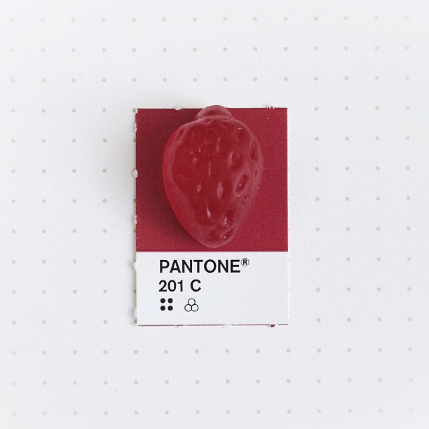 Pantone_201_C